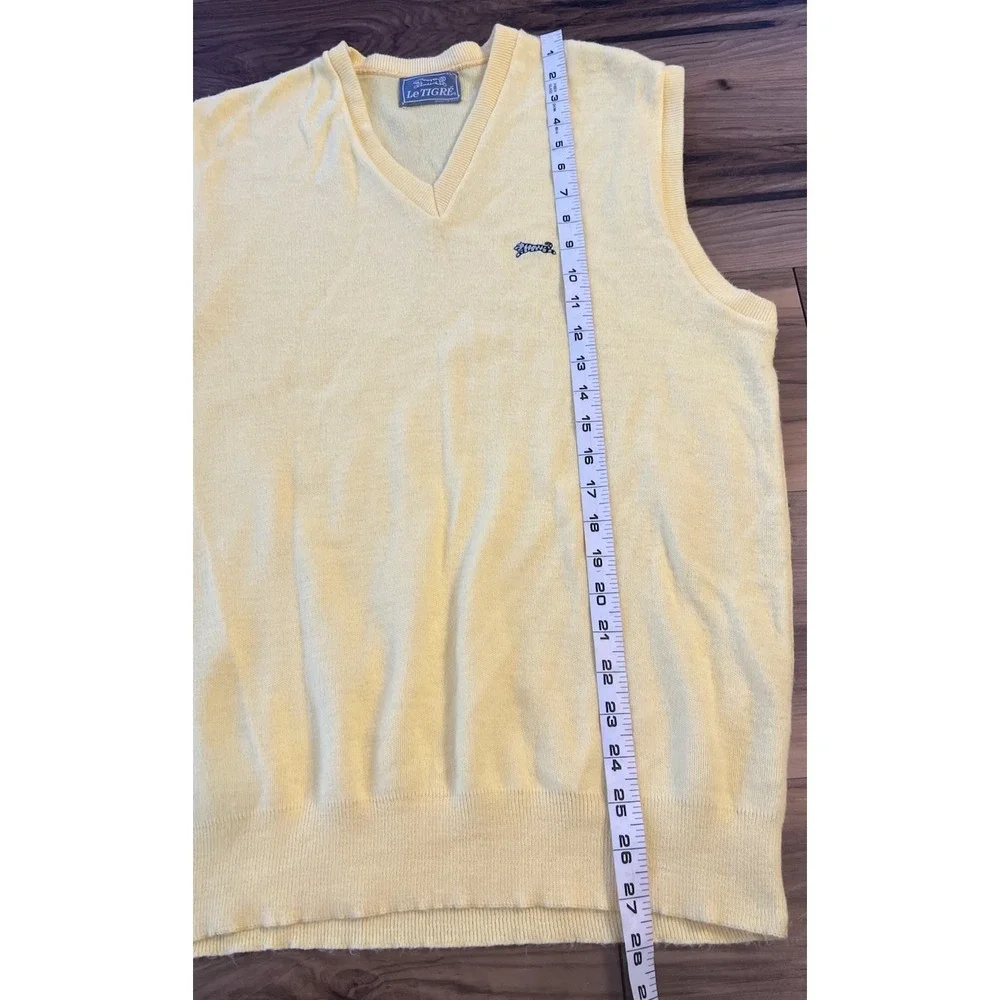 Vintage Le Tigre Sweater Vest XL Yellow V Neck Tiger Logo Made in USA Golf